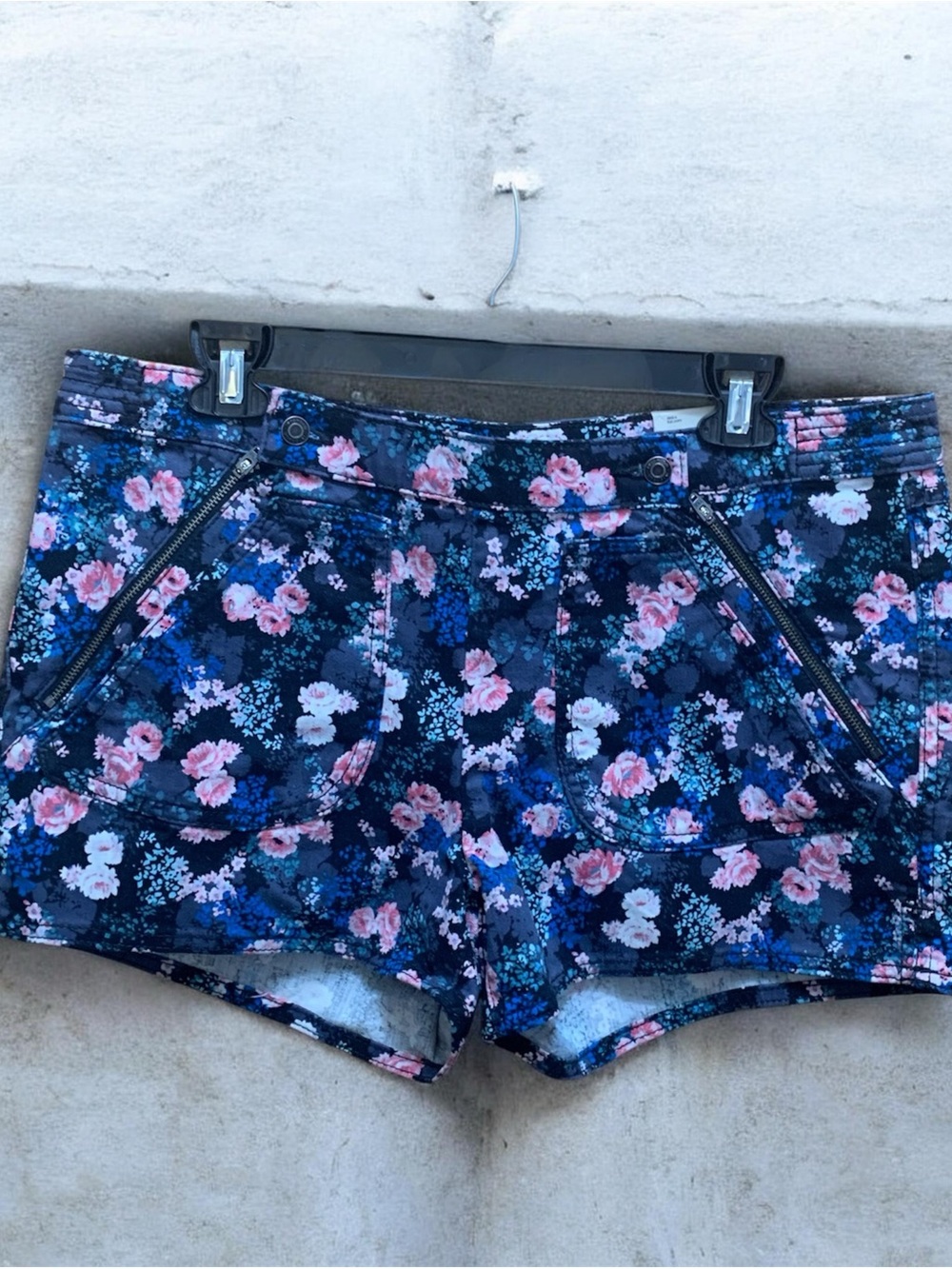 NWT I Heart Ronson Womens Floral Print Zipper Pockets Short Shorts Women’s 12